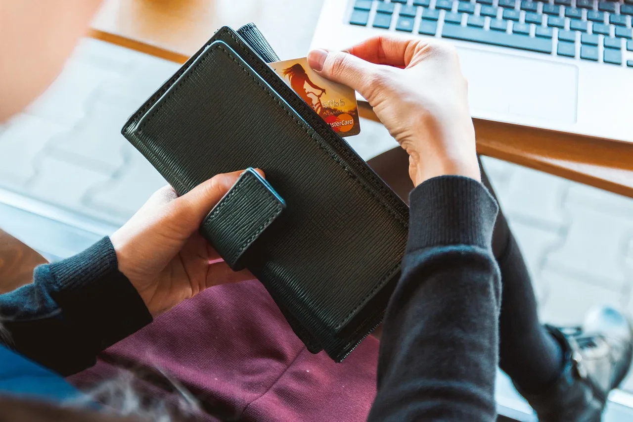 Can You Use Buy Now Pay Later with Bad Credit? Yes—Here’s How
